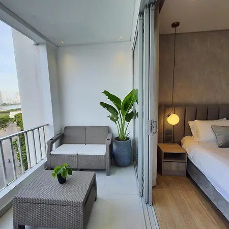 Moderna Con Balcón Y Vista Al Y Al Mar Apartamento