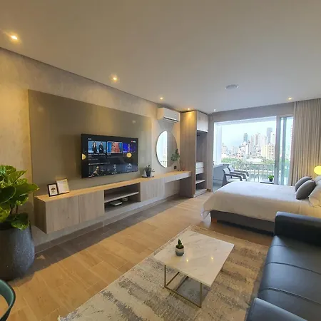 Moderna Con Balcón Y Vista Al Y Al Mar Apartamento