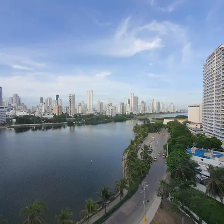 Moderna Con Balcón Y Vista Al Y Al Mar Apartamento