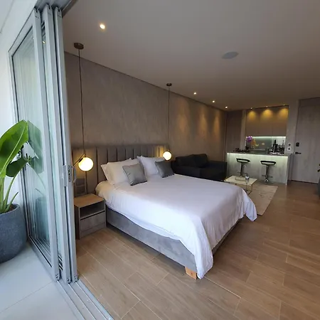Moderna Con Balcón Y Vista Al Y Al Mar Apartamento
